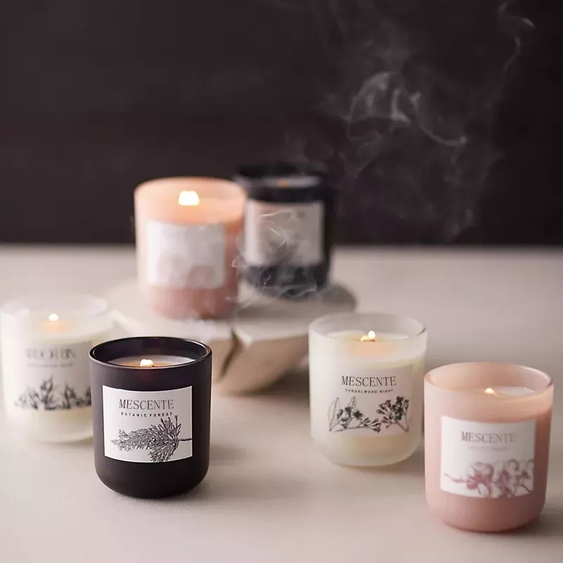 Nagykereskedelmi saját márkás luxus aromaterápia természetes kristály szójaviasz illatos gyertyák esküvői dekorációhoz