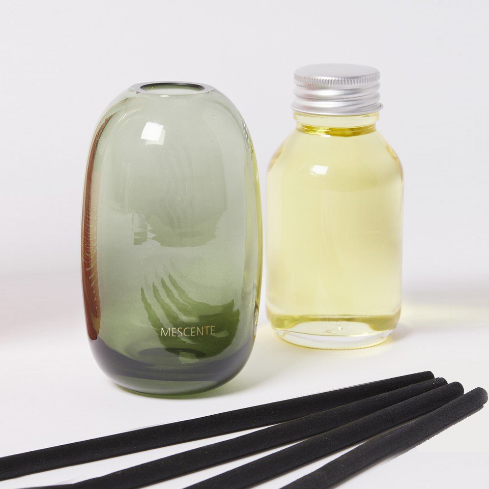 Luxus 100 ml 200 ml 500 ml gyémánt kerek palackok Loris Sola Flowers borostyán kristály Eyfel parfüm nád diffúzor olaj