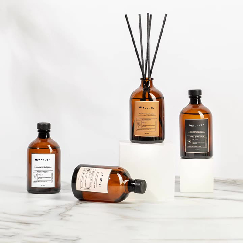 Nagy fekete és arany 100 ml irizáló luxusüveg színes pálcikák Fiber Reed diffuzor légfrissítő oldószer