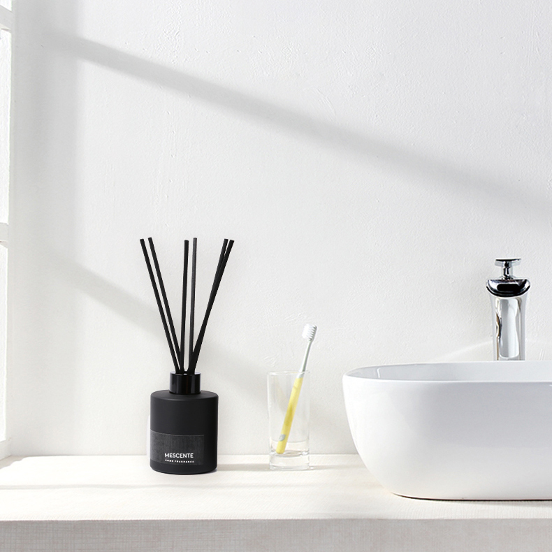M&Scent nagykereskedelmi luxus magáncímkés dekoratív virágpálcás szálas náddiffúzor dugóval