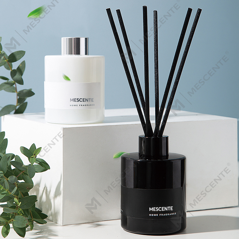 M&Scent nagykereskedelmi luxus magáncímkés dekoratív virágpálcás szálas náddiffúzor dugóval