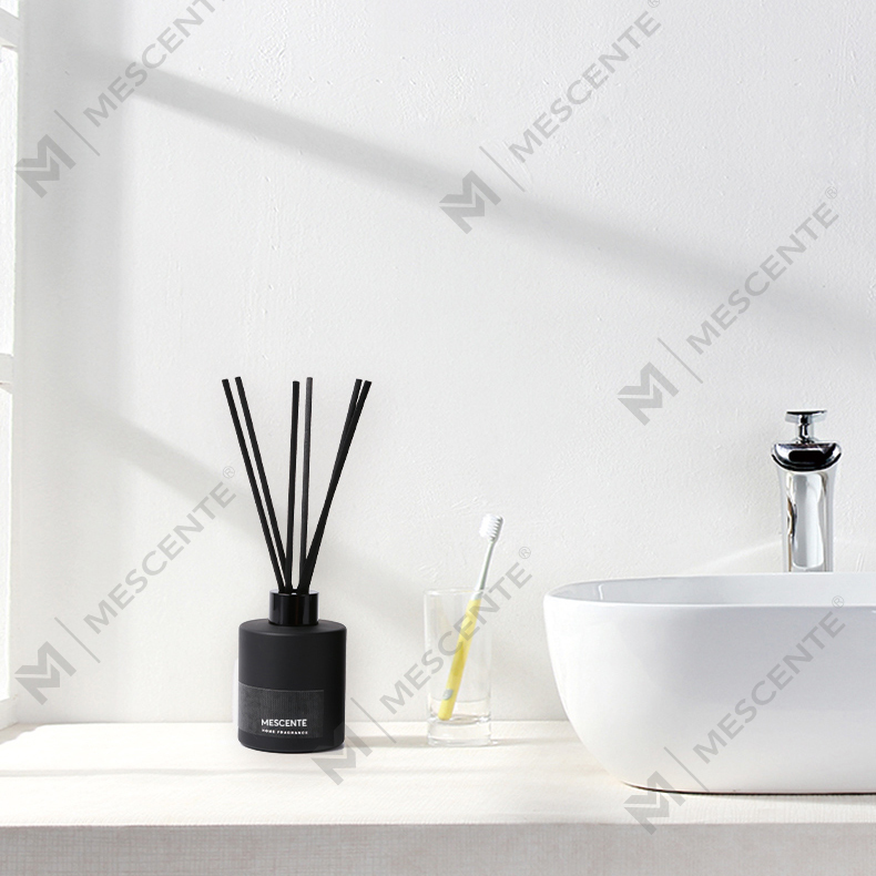 M&Scent nagykereskedelmi luxus magáncímkés dekoratív virágpálcás szálas náddiffúzor dugóval