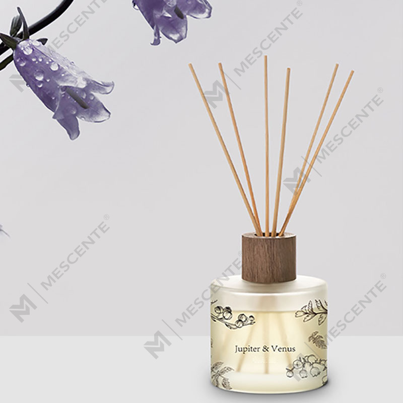 M&Scent nagykereskedelmi luxus egyedi dekoratív borostyán üveg No Fire egyedi átlátszó virág aroma nád diffúzor