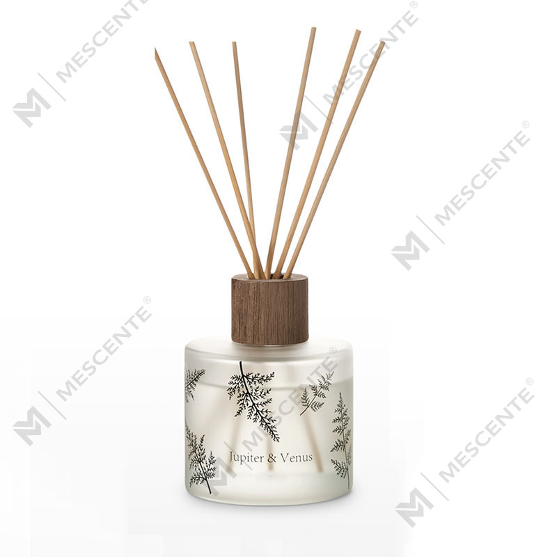M&Scent nagykereskedelmi luxus egyedi dekoratív borostyán üveg No Fire egyedi átlátszó virág aroma nád diffúzor
