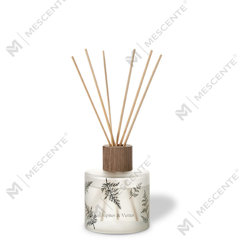 M&Scent nagykereskedelmi luxus egyedi dekoratív borostyán üveg No Fire egyedi átlátszó virág aroma nád diffúzor