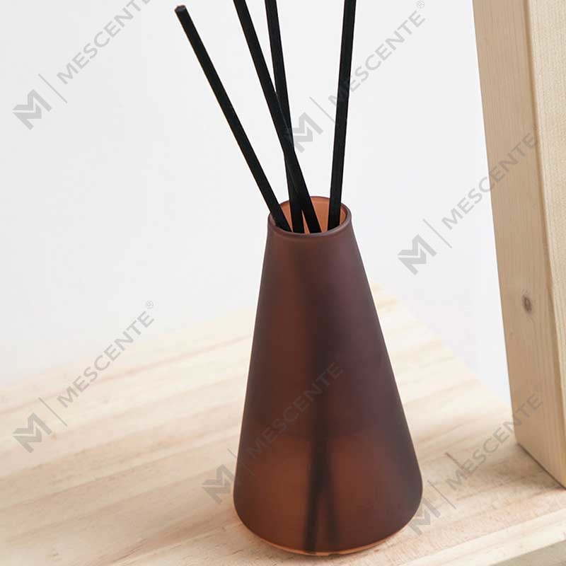 Nagykereskedelmi OEM 200 ml-es luxus dobozos csomagolás Rattan Sticks Otthoni Illat Aroma Reed Diffúzor Ajándékkészlet