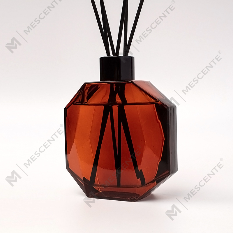 M&Scent nagykereskedelmi luxus egyedi mini palack aromaterápiás náddiffúzor olaj díszdobozban