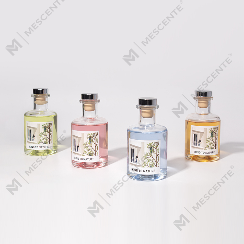 M&Scent Luxury 200 ml testreszabott fehér flakonos fapálcikák náddiffúzor dobozzal
