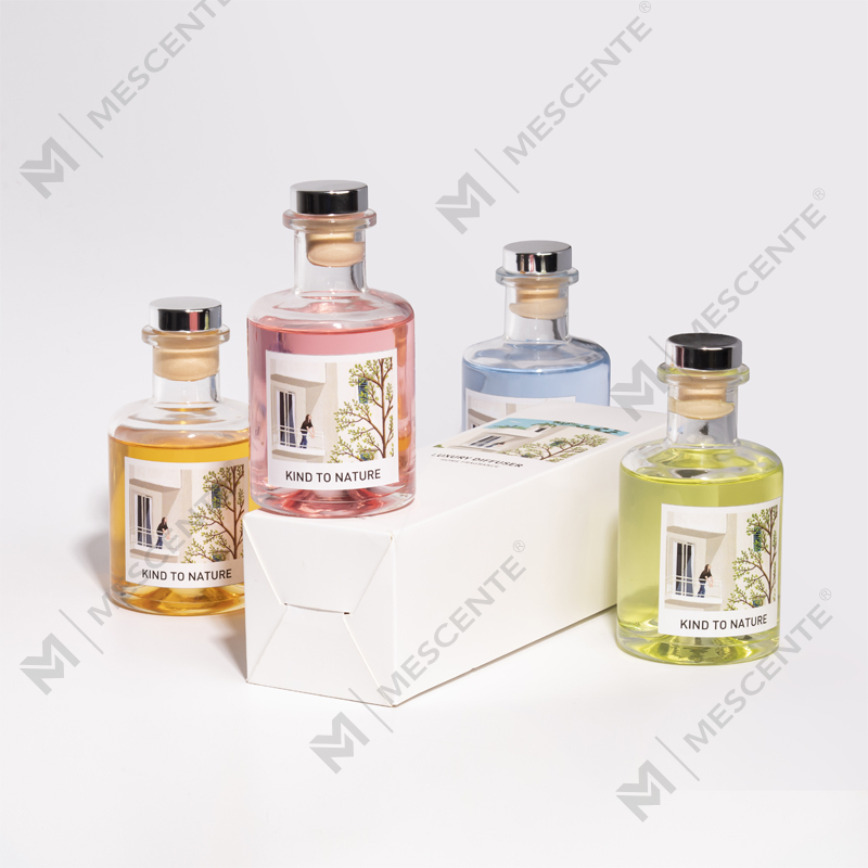 M&Scent Luxury 200 ml testreszabott fehér flakonos fapálcikák náddiffúzor dobozzal