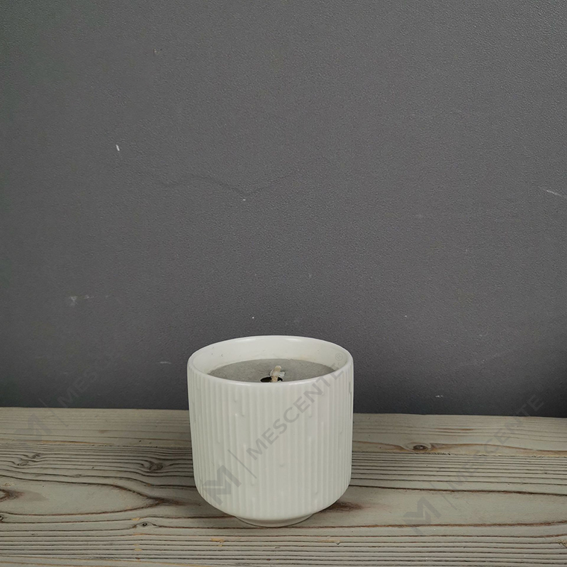 M&Scent nagykereskedelmi luxus kerámia üres négyzetes matt fekete egyedi borostyán gyertyaüvegek fa fedelekkel